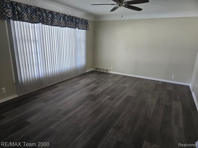 4515 Monroe Street, Dearborn Heights, MI 48125