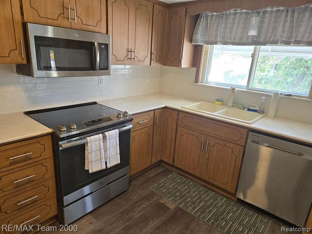 4515 Monroe Street, Dearborn Heights, MI 48125