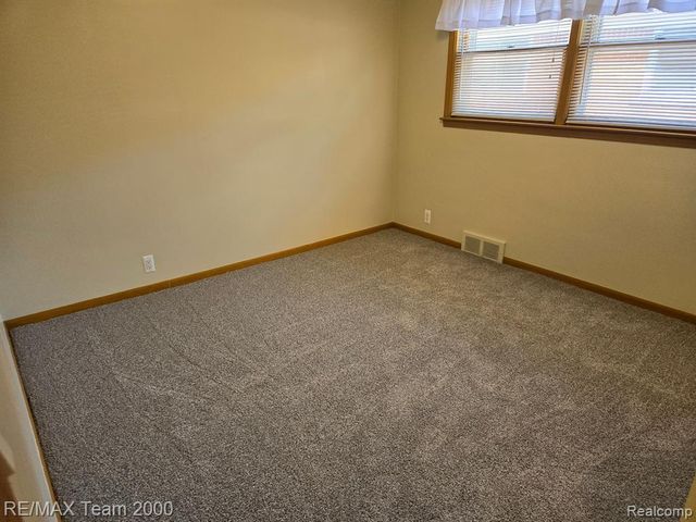 4515 Monroe Street, Dearborn Heights, MI 48125