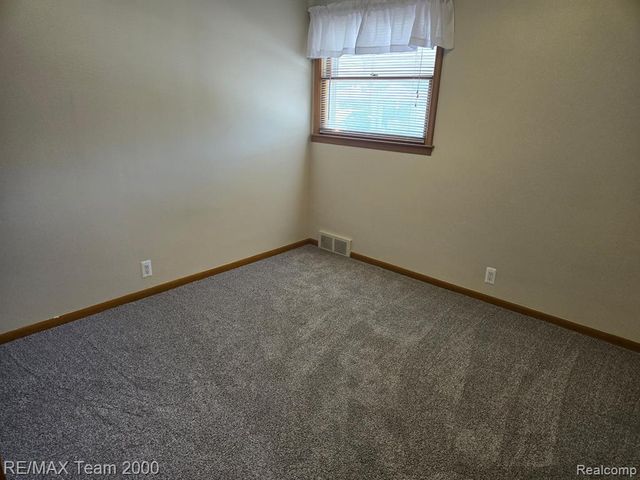 4515 Monroe Street, Dearborn Heights, MI 48125