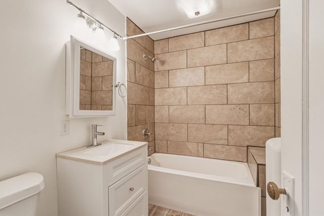 1301 10th Street S, Fargo, ND 58103