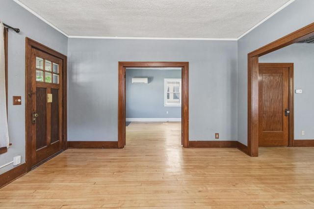 1301 10th Street S, Fargo, ND 58103