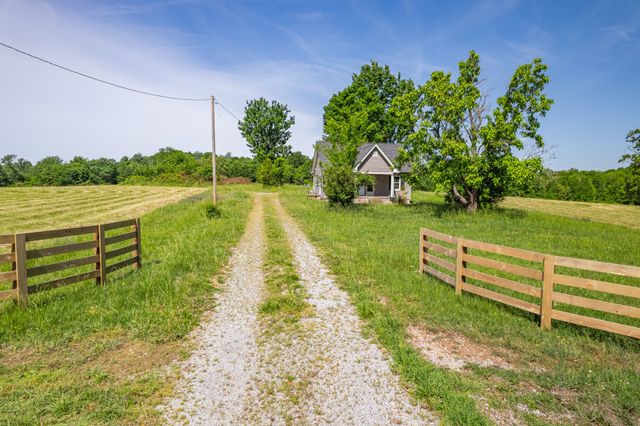 3855 Sylvia Rd, Dickson, TN 37055