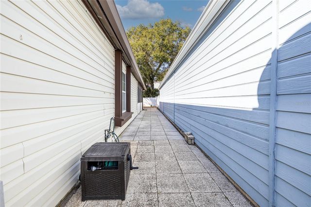 2104 WINSLOW DRIVE, Orlando, FL 32812