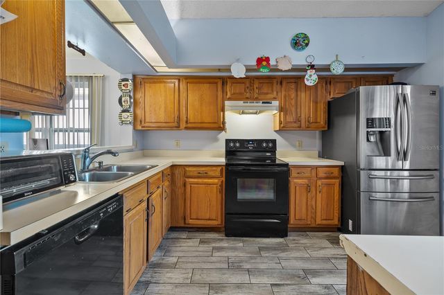 2104 WINSLOW DRIVE, Orlando, FL 32812