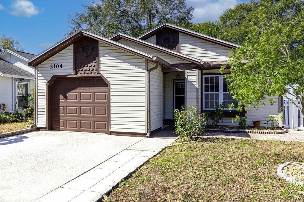 2104 WINSLOW DRIVE, Orlando, FL 32812
