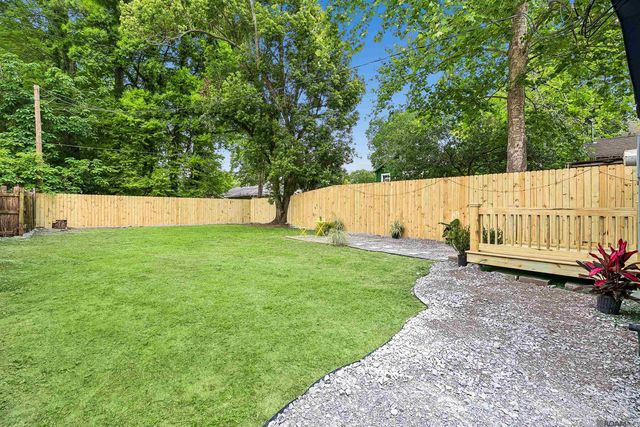 422 St Rose, Baton Rouge, LA 70806