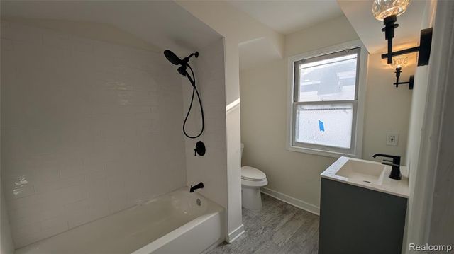 16196 Sunderland Road, Detroit, MI 48223