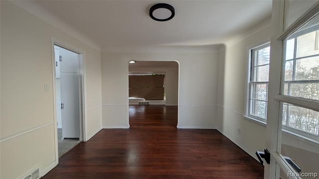 16196 Sunderland Road, Detroit, MI 48223