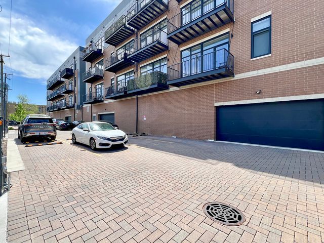 4149 S Cottage Grove Avenue 410, Chicago, IL 60653