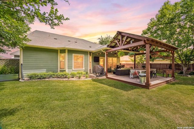 805 MADISON AVE, New Braunfels, TX 78130