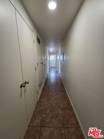 9004 S San Pedro Street, Los Angeles, CA 90003