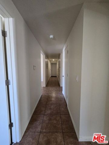 9004 S San Pedro Street, Los Angeles, CA 90003