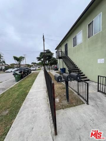 9004 S San Pedro Street, Los Angeles, CA 90003