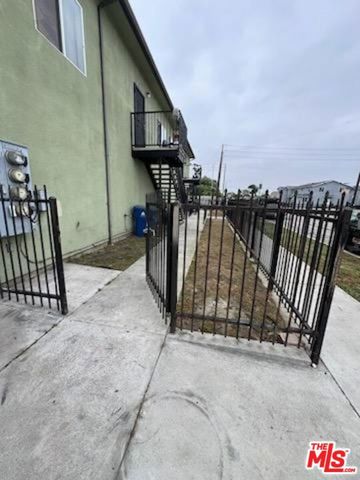 9004 S San Pedro Street, Los Angeles, CA 90003