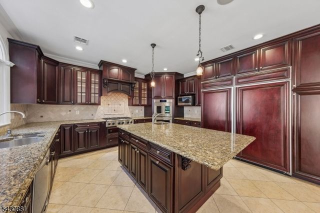 14 OShaughnessy Lane, Closter Boro, NJ 07624