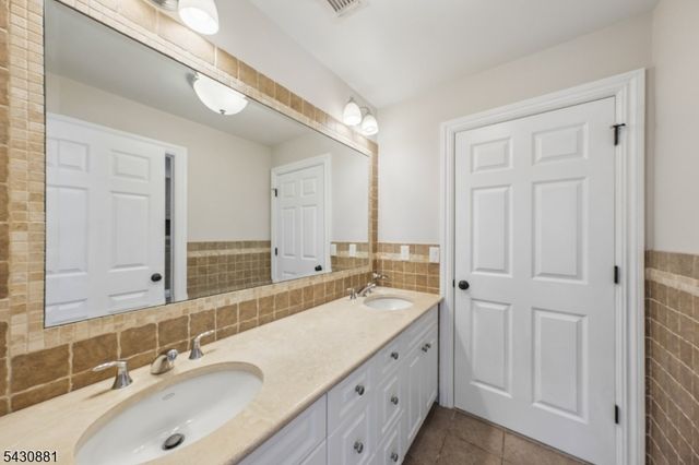 14 OShaughnessy Lane, Closter Boro, NJ 07624