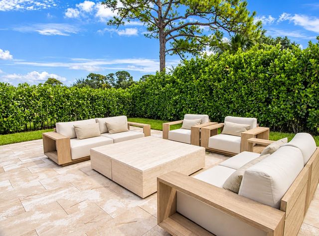 4909 PINEVIEW Circle, Delray Beach, FL 33445