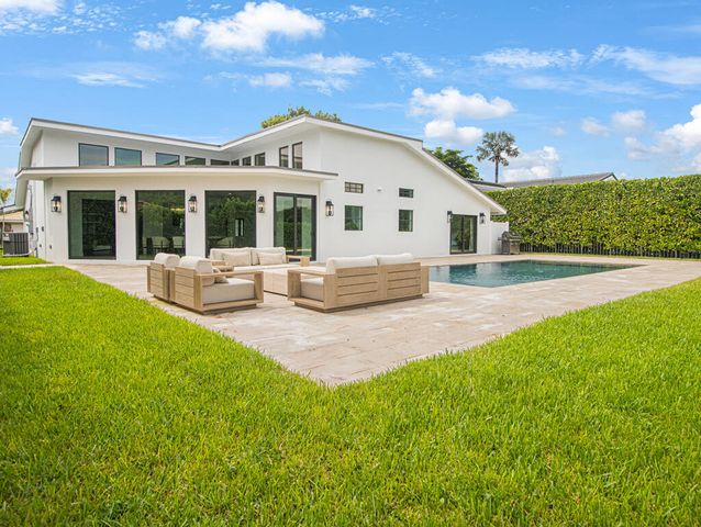 4909 PINEVIEW Circle, Delray Beach, FL 33445