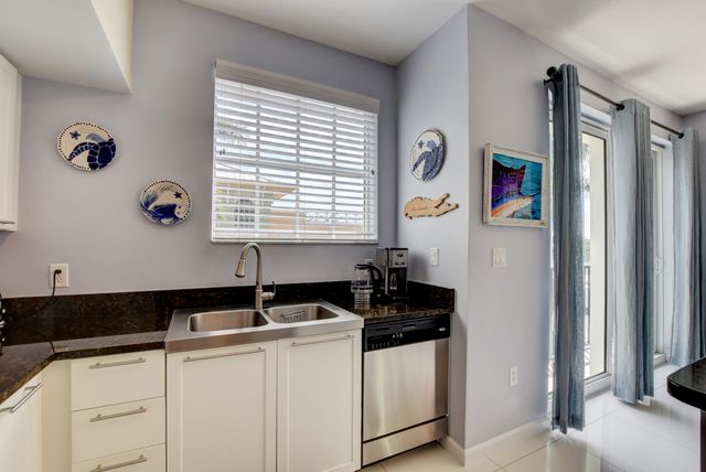 225 NE 1st Street 306, Delray Beach, FL 33444