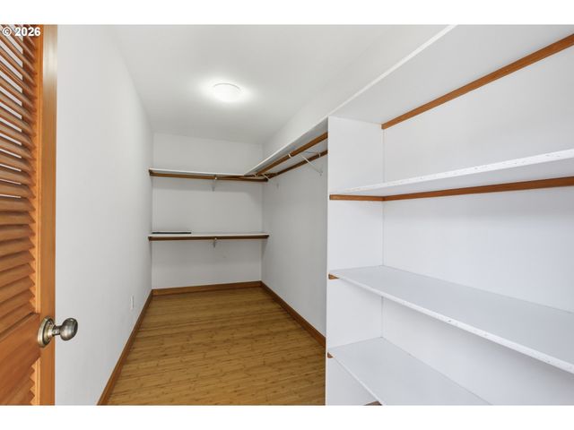 696 N HEMLOCK St, Cannon Beach, OR 97110