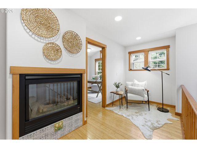 696 N HEMLOCK St, Cannon Beach, OR 97110