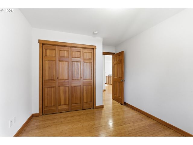 696 N HEMLOCK St, Cannon Beach, OR 97110