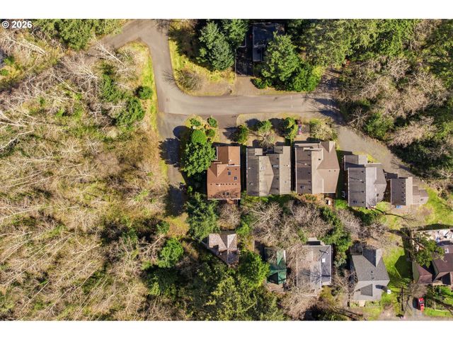 696 N HEMLOCK St, Cannon Beach, OR 97110