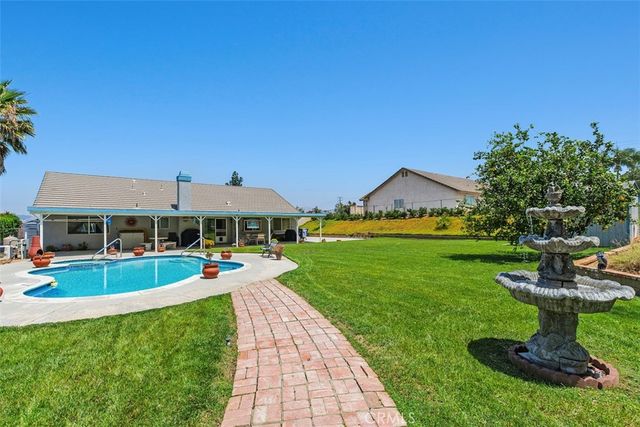 8033 Stonemist, Jurupa Valley, CA 92509