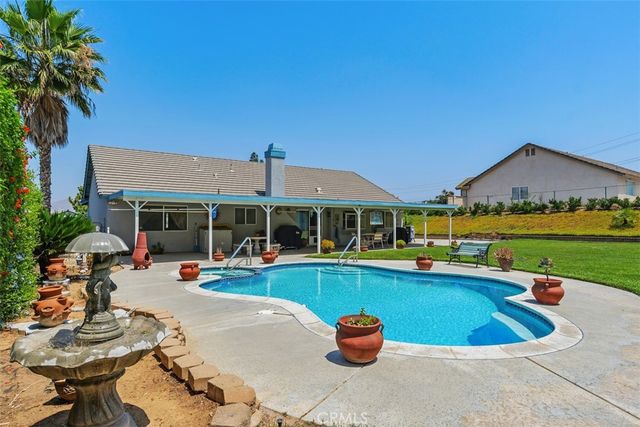 8033 Stonemist, Jurupa Valley, CA 92509