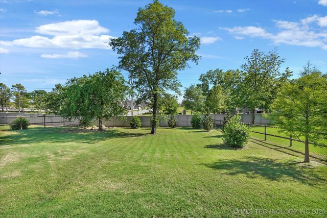 14052 S Kingston Avenue, Bixby, OK 74008