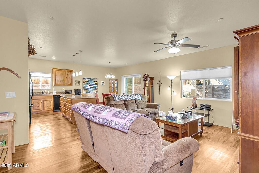 Image 8 of property listing at 1400 N EAGLE VIEW Drive, Cottonwood, AZ 86326