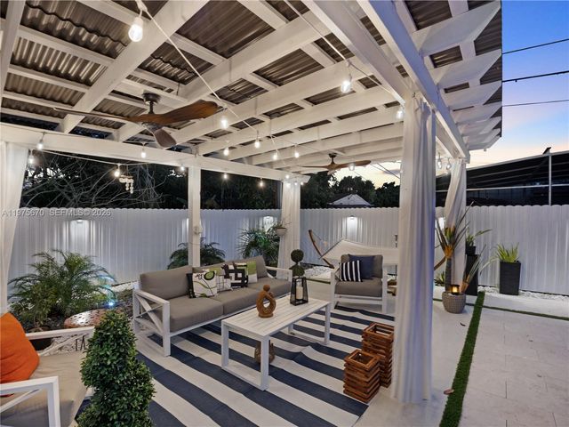 920 NE 159th St 0, North Miami Beach, FL 33162