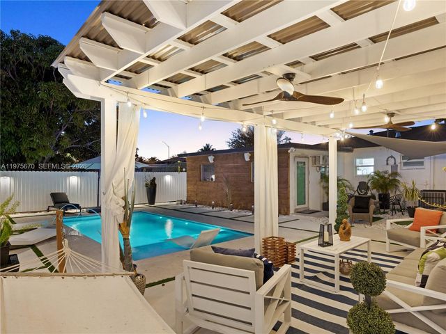 920 NE 159th St 0, North Miami Beach, FL 33162