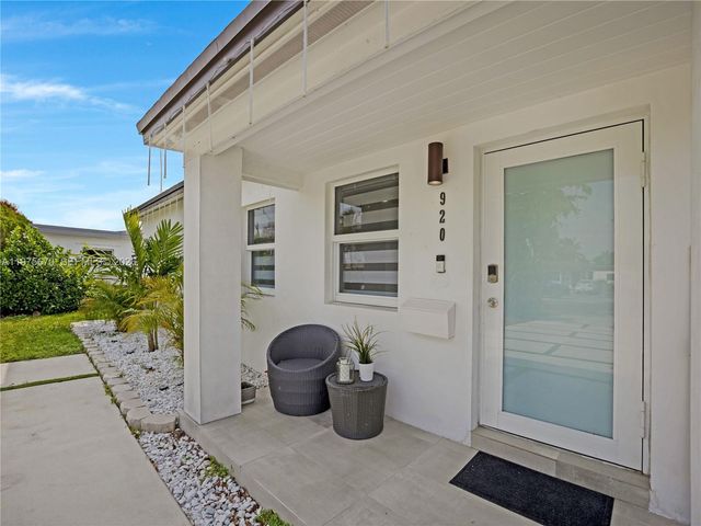 920 NE 159th St 0, North Miami Beach, FL 33162