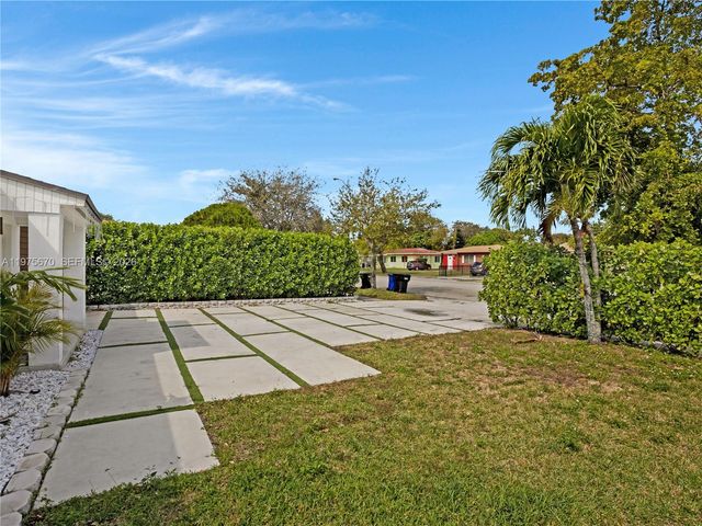 920 NE 159th St 0, North Miami Beach, FL 33162