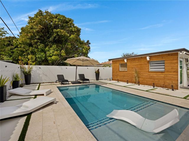 920 NE 159th St 0, North Miami Beach, FL 33162