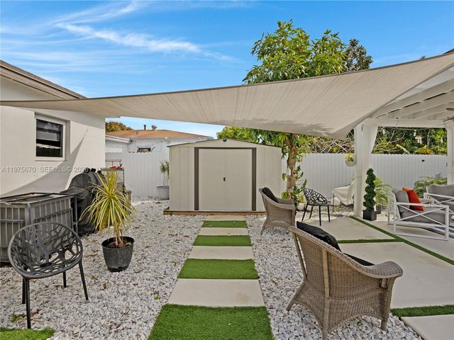 920 NE 159th St 0, North Miami Beach, FL 33162