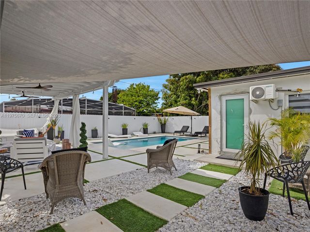 920 NE 159th St 0, North Miami Beach, FL 33162