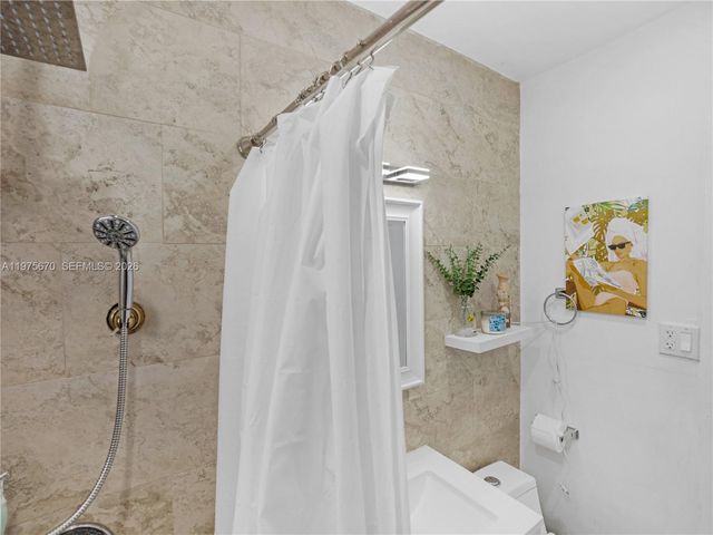 920 NE 159th St 0, North Miami Beach, FL 33162