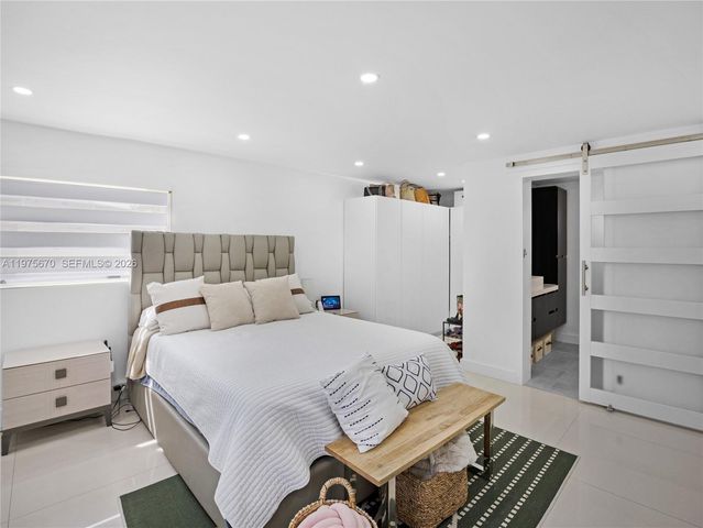 920 NE 159th St 0, North Miami Beach, FL 33162