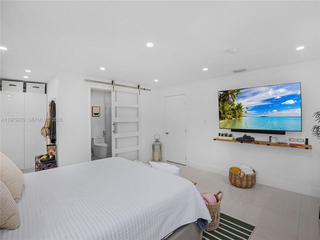 920 NE 159th St 0, North Miami Beach, FL 33162