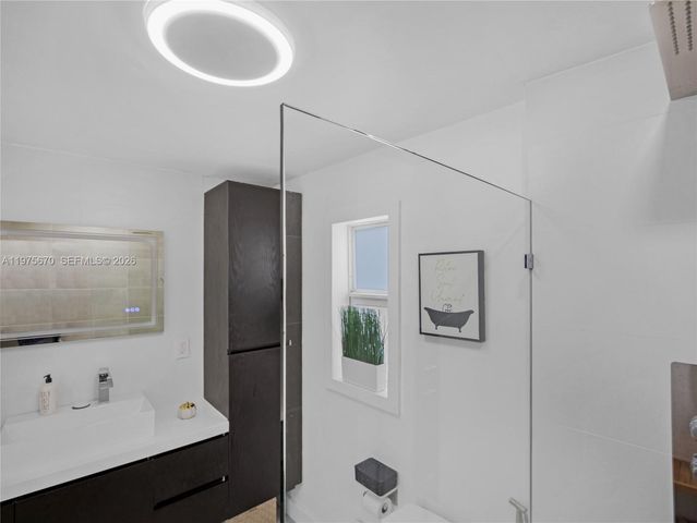 920 NE 159th St 0, North Miami Beach, FL 33162