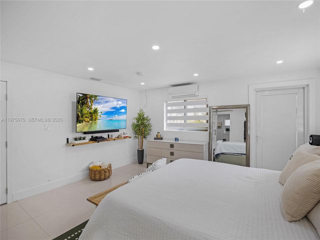 920 NE 159th St 0, North Miami Beach, FL 33162