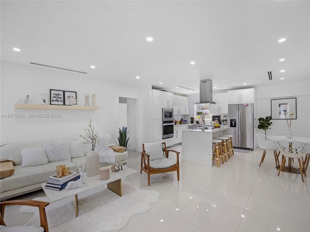 920 NE 159th St 0, North Miami Beach, FL 33162