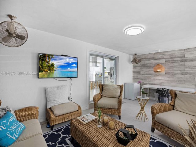 920 NE 159th St 0, North Miami Beach, FL 33162