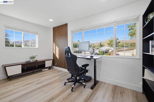 167 Lawton Dr, Milpitas, CA 95035