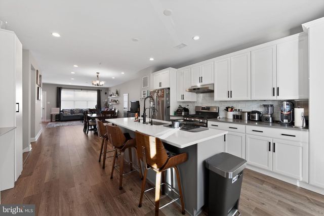 321 CHESTNUT ST, Collegeville, PA 19426