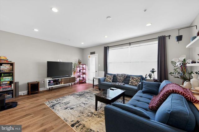 321 CHESTNUT ST, Collegeville, PA 19426