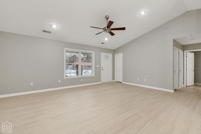 201 S 15th Avenue, Paragould, AR 72450